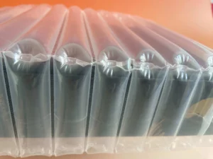 Inflatable packaging protecting box corners